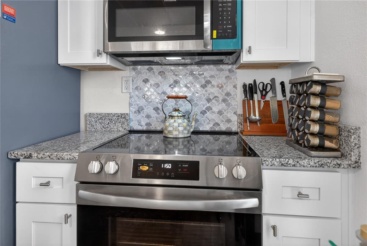 11607 KINGFISHER COURT — photo 12 of 50