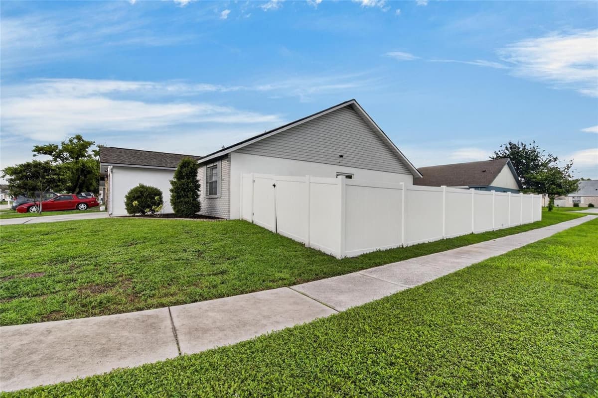 1332 COOLRIDGE DRIVE — photo 4 of 43
