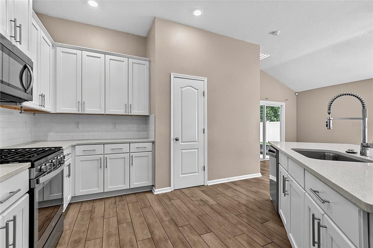 65 LOB WEDGE LANE — photo 11 of 32