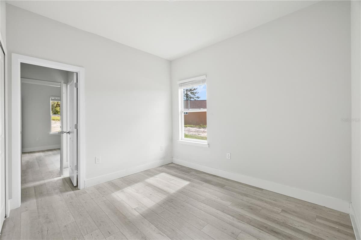 2210 149TH LANE — photo 11 of 24