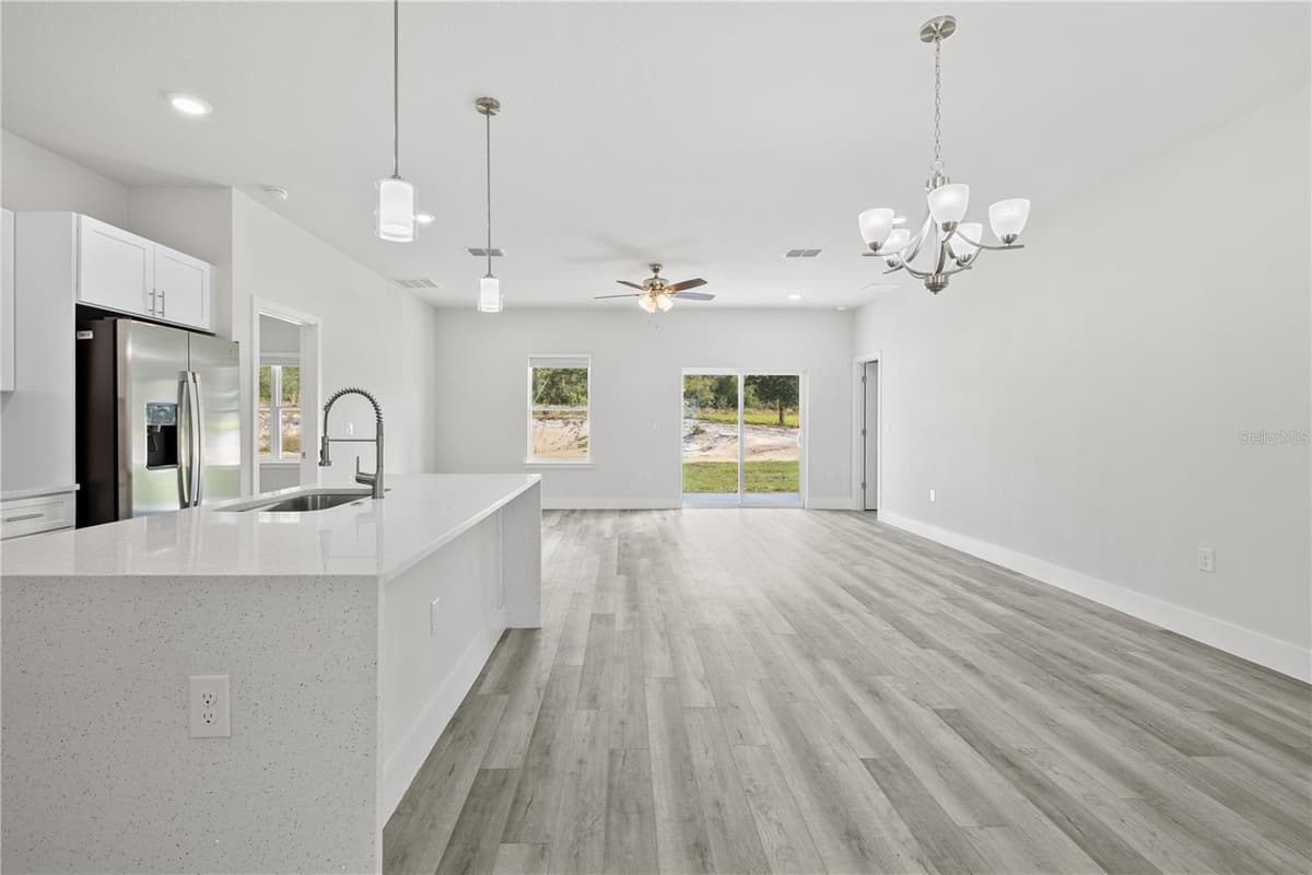 2210 149TH LANE — photo 3 of 24