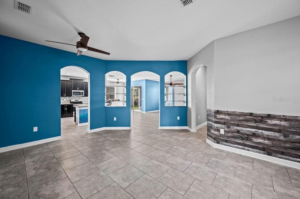 4538 CORTLAND DRIVE — photo 7 of 40