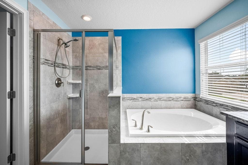 4538 CORTLAND DRIVE — photo 27 of 40