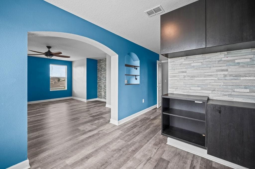 4538 CORTLAND DRIVE — photo 10 of 40