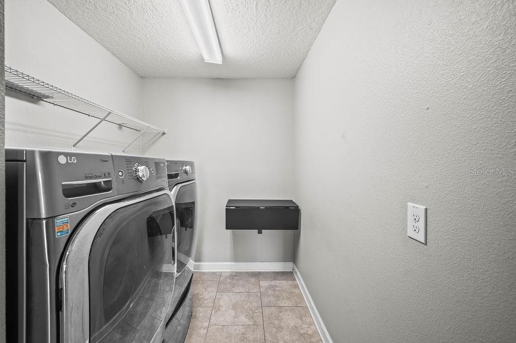 4538 CORTLAND DRIVE — photo 38 of 40