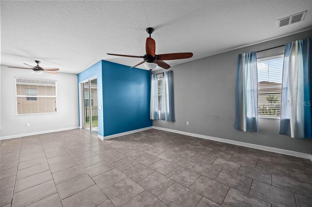 4538 CORTLAND DRIVE — photo 16 of 40