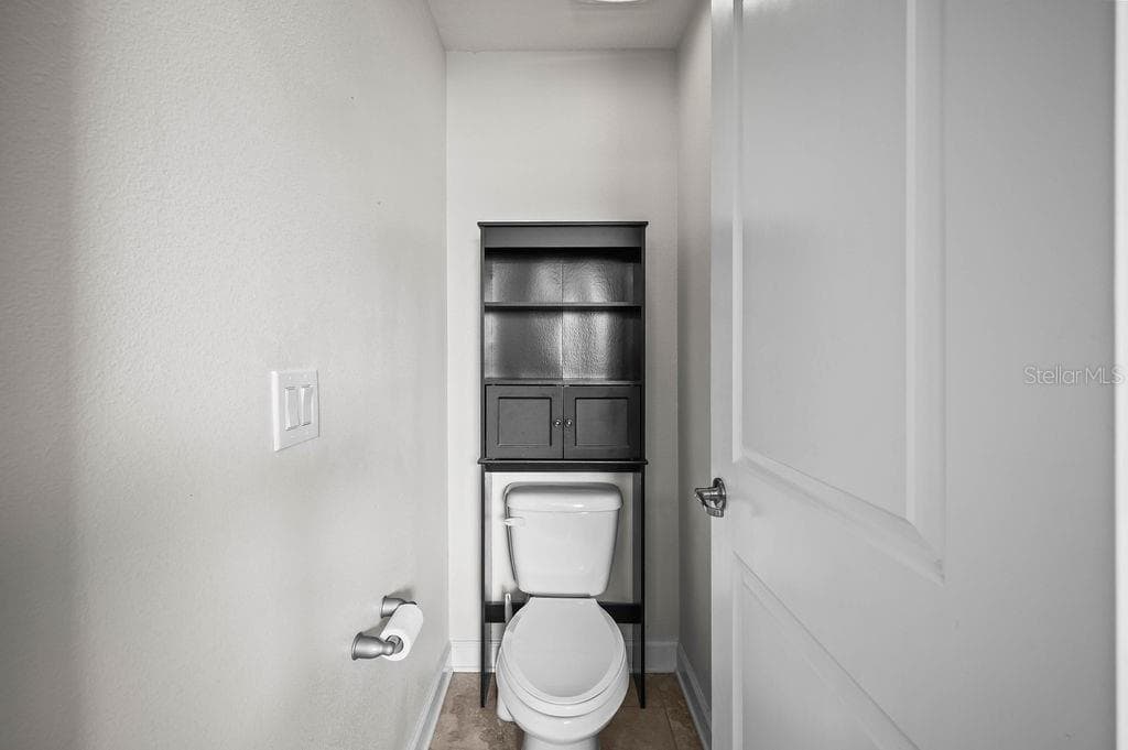 4538 CORTLAND DRIVE — photo 37 of 40