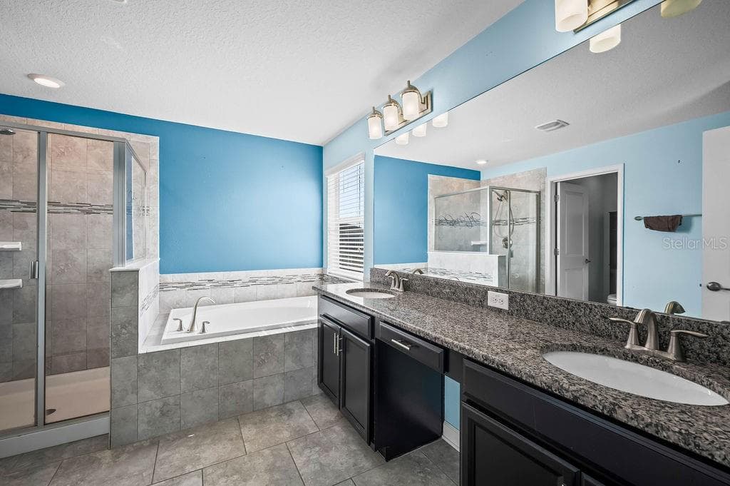 4538 CORTLAND DRIVE — photo 32 of 40