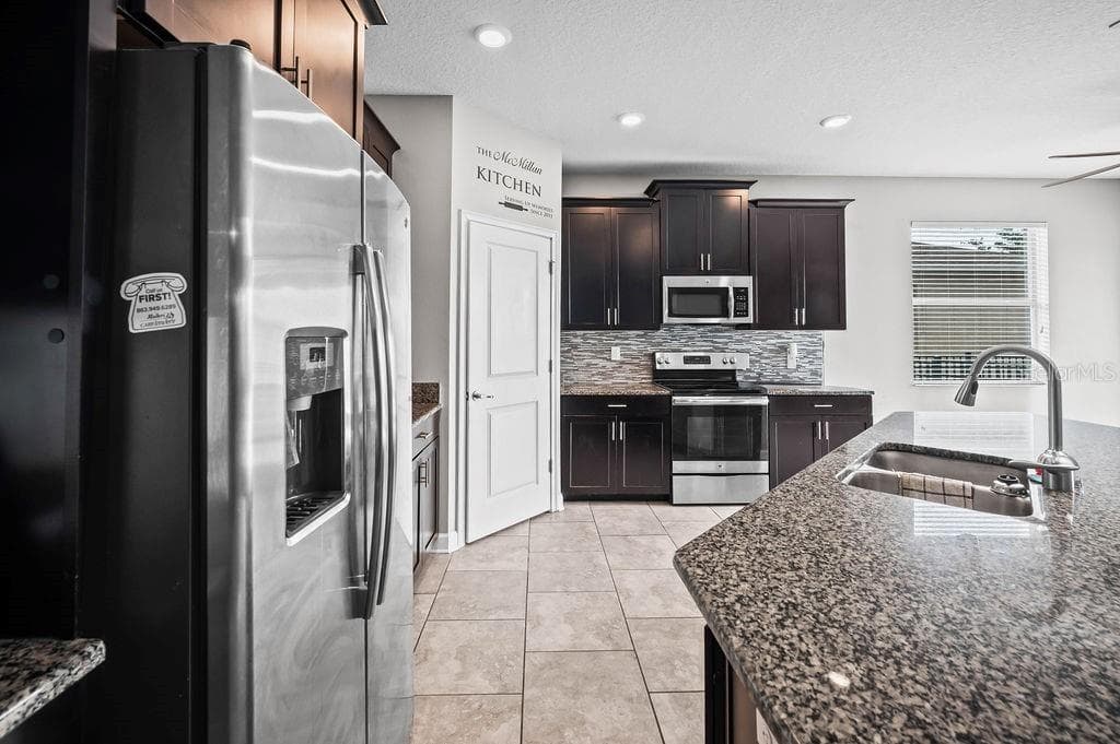 4538 CORTLAND DRIVE — photo 13 of 40
