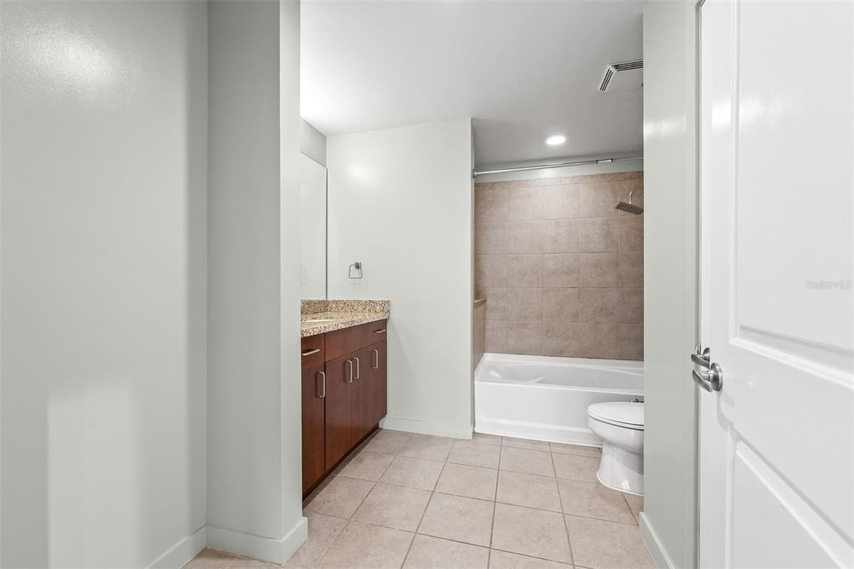 155 COURT AVENUE — photo 17 of 33