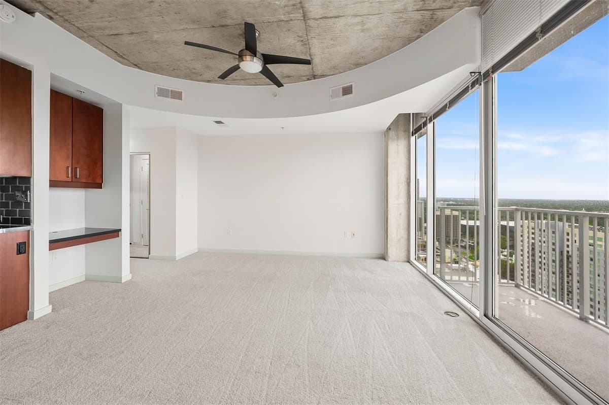 155 COURT AVENUE — photo 12 of 33