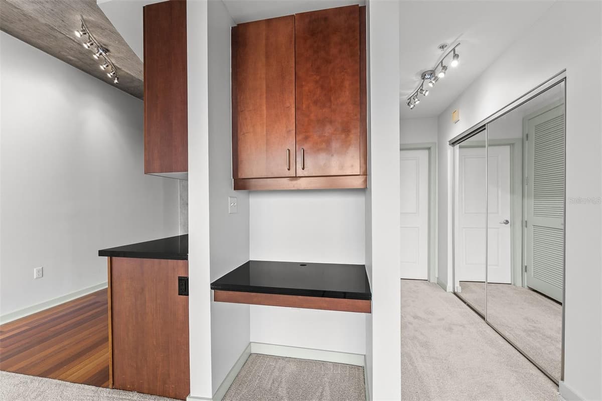 155 COURT AVENUE — photo 15 of 33