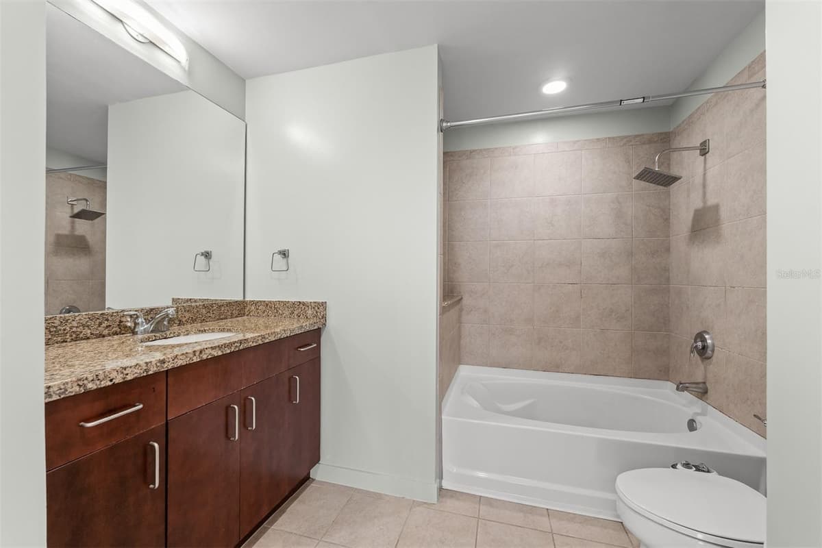 155 COURT AVENUE — photo 18 of 33