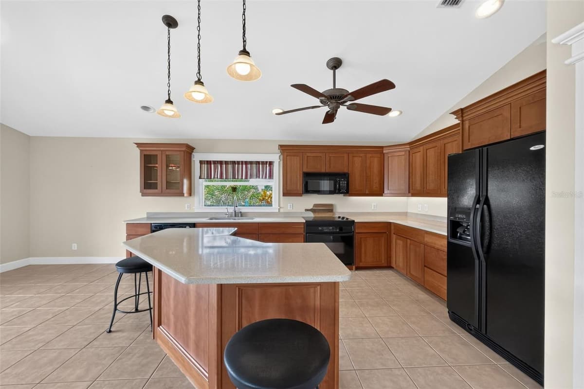 4219 SPIRE STREET — photo 24 of 79
