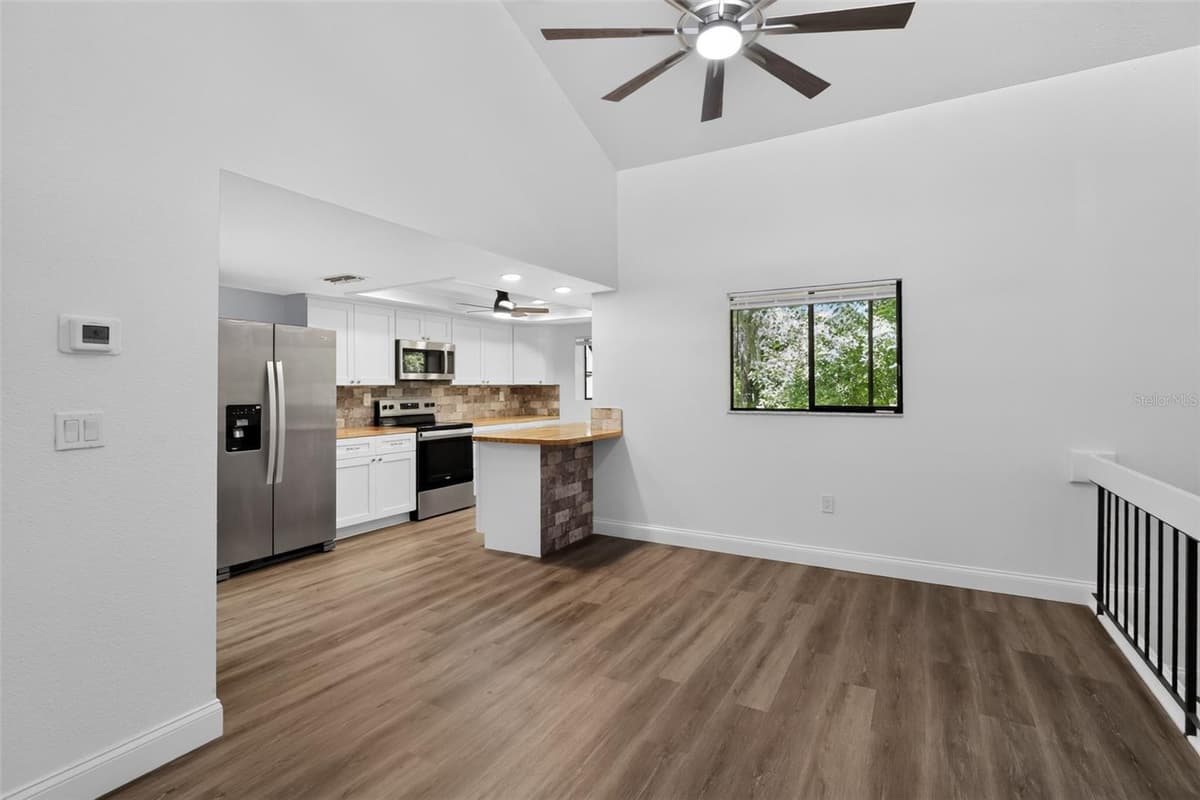7025 COGNAC DRIVE — photo 15 of 34