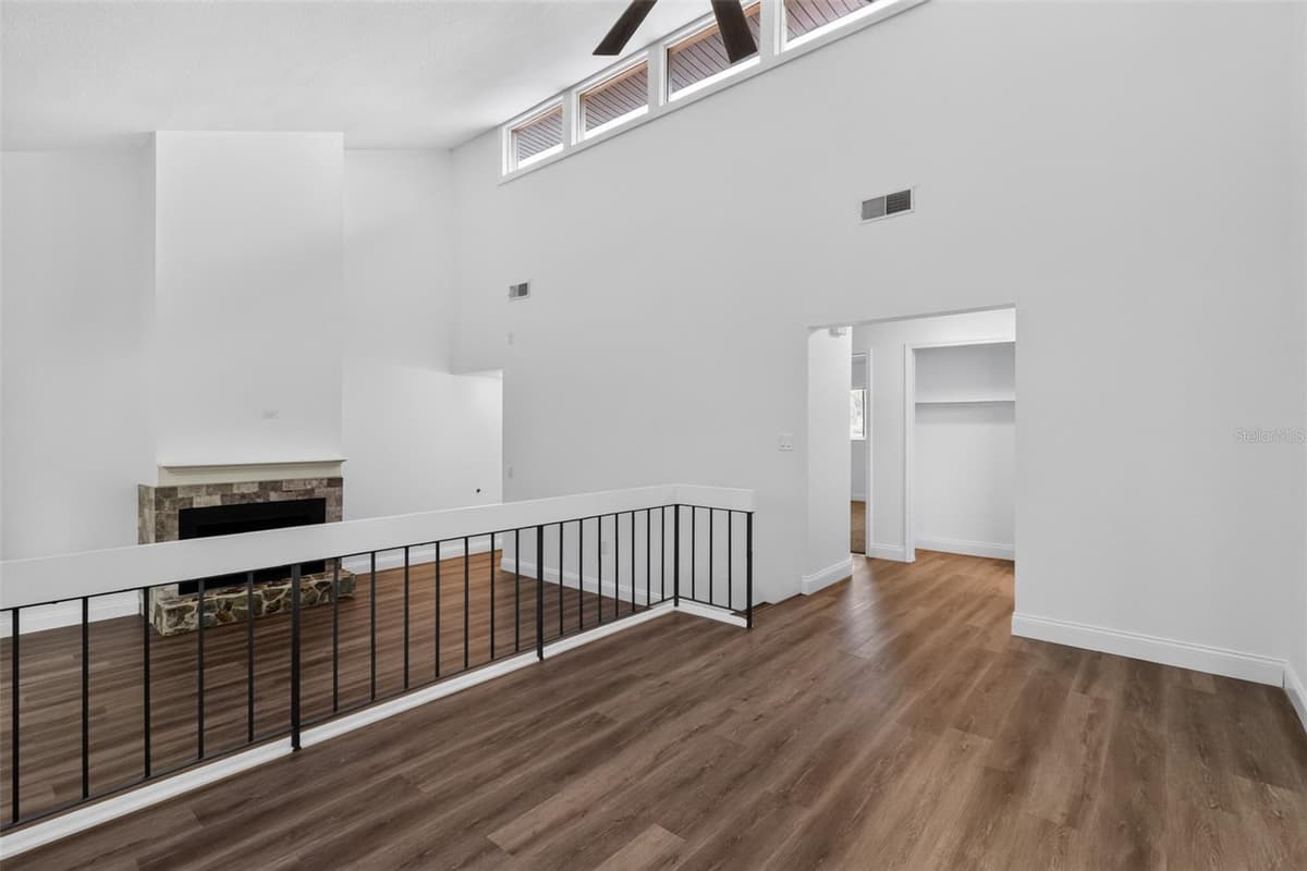 7025 COGNAC DRIVE — photo 12 of 34