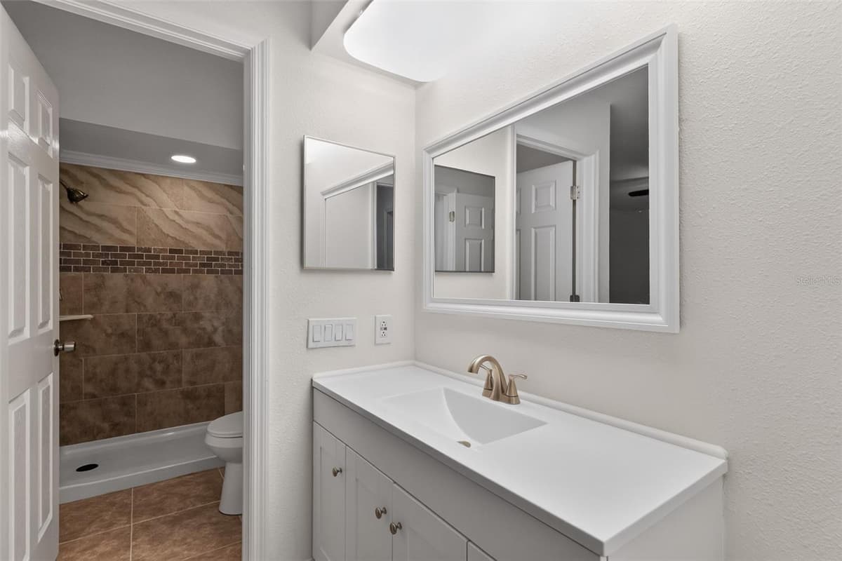 7025 COGNAC DRIVE — photo 18 of 34