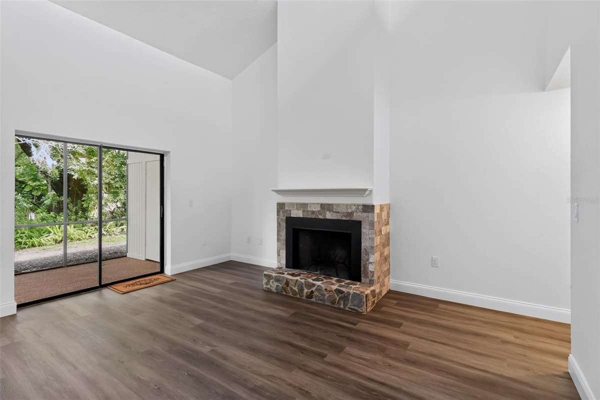 7025 COGNAC DRIVE — photo 17 of 34