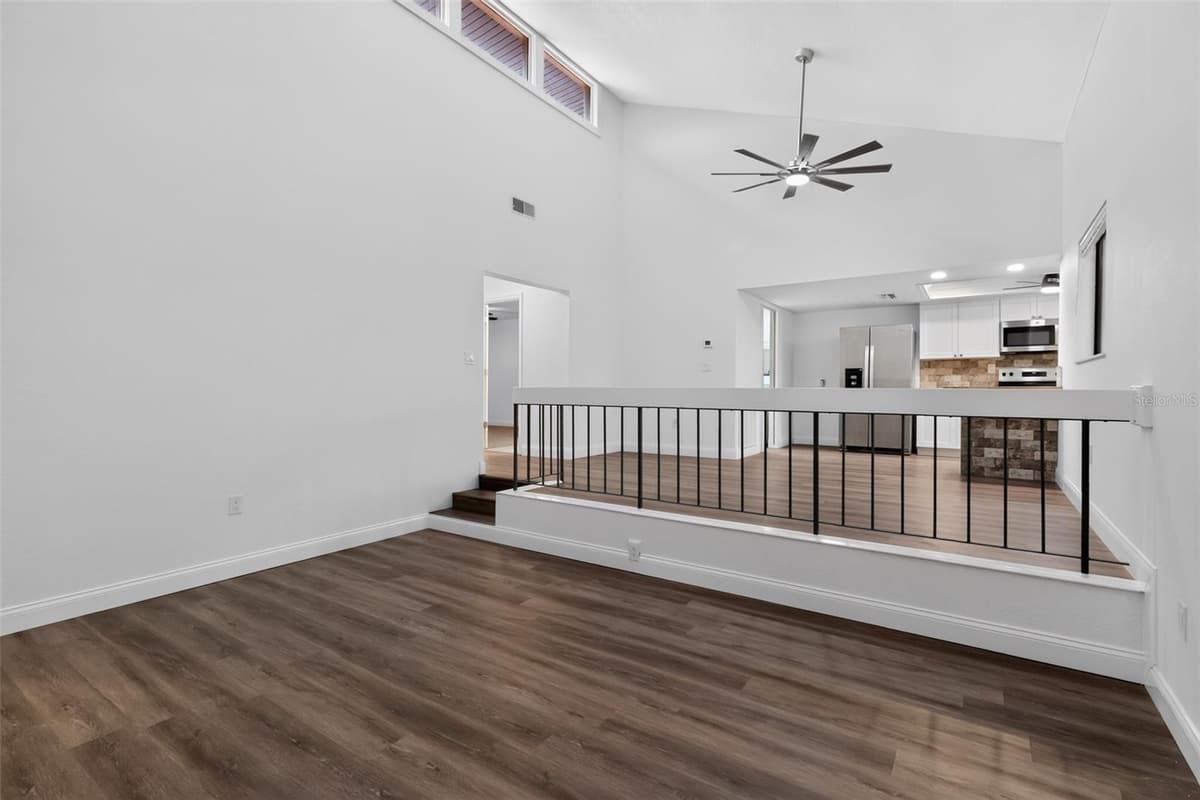 7025 COGNAC DRIVE — photo 11 of 34