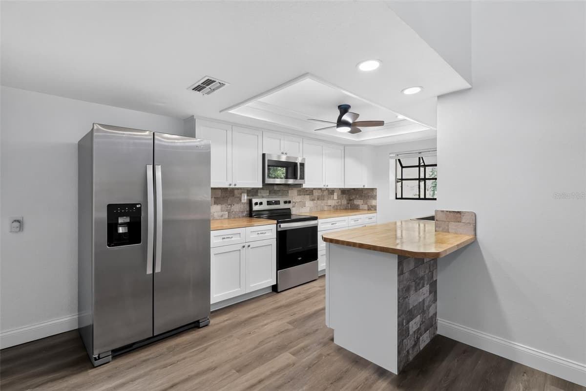 7025 COGNAC DRIVE — photo 5 of 34