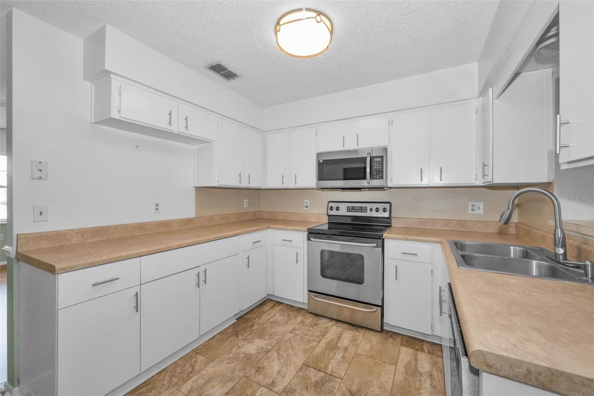 7326 LEHIGH COURT — photo 9 of 45