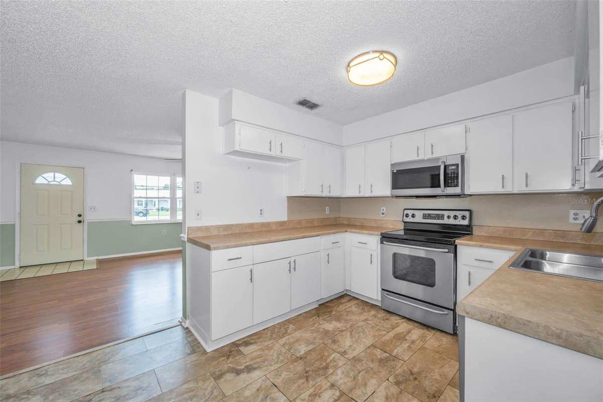 7326 LEHIGH COURT — photo 12 of 45