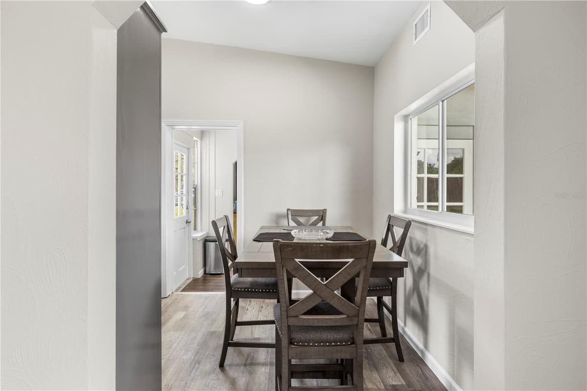 8616 SHIRLEY DRIVE — photo 16 of 34