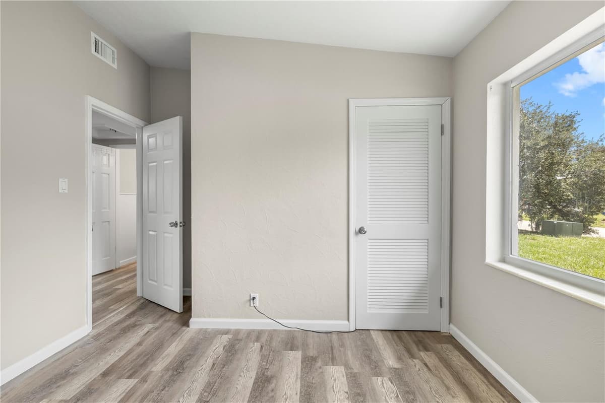 8616 SHIRLEY DRIVE — photo 15 of 34