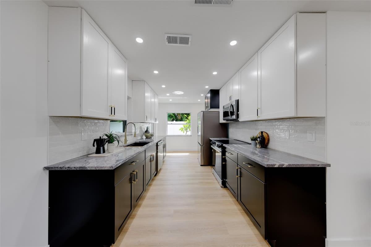 3042 KAPOK KOVE DRIVE — photo 5 of 65