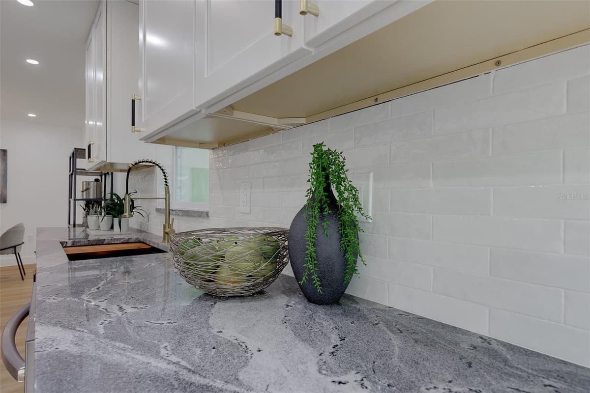 3042 KAPOK KOVE DRIVE — photo 20 of 65