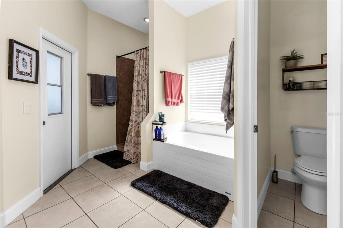 2142 SNOVER AVENUE — photo 31 of 68