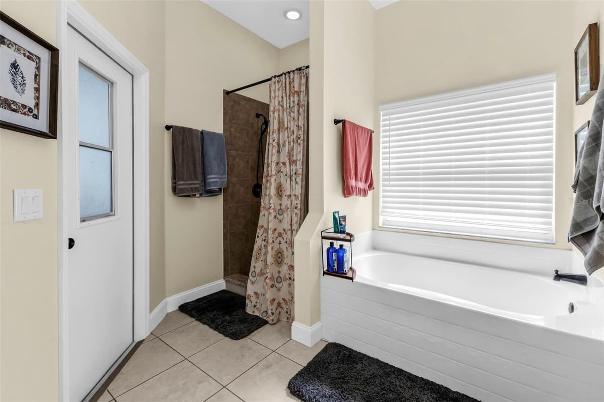 2142 SNOVER AVENUE — photo 32 of 68