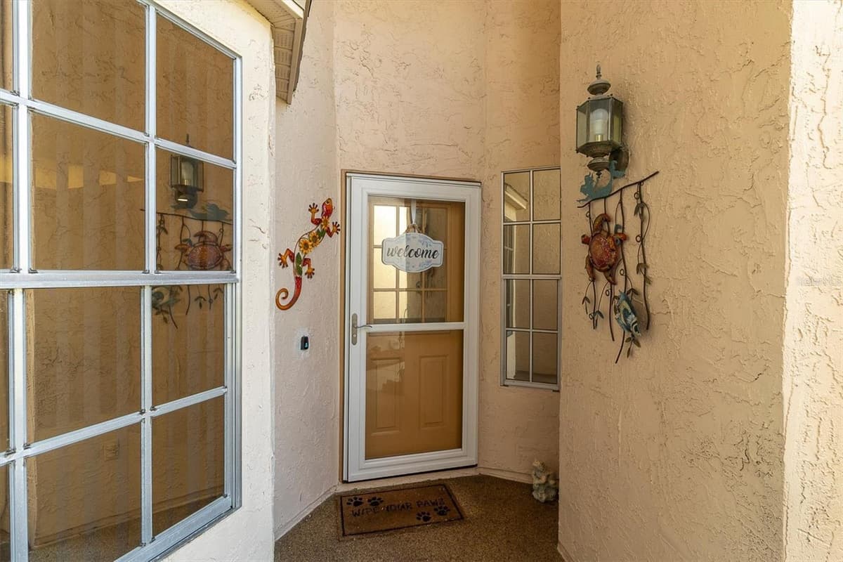 11436 VERSAILLES LANE — photo 3 of 46