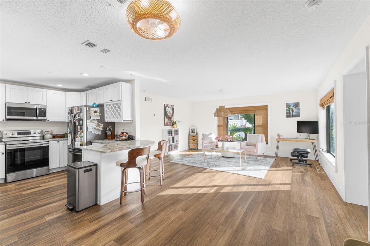 401 1ST AVENUE — photo 4 of 36
