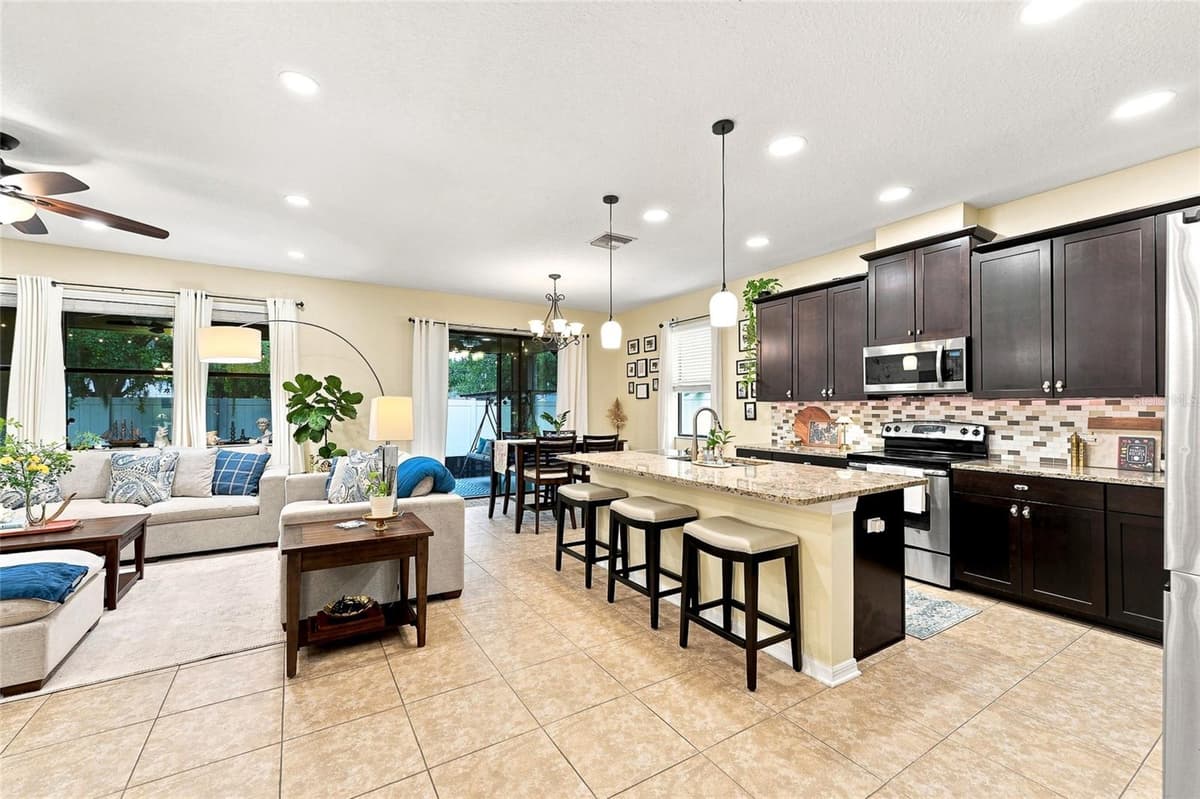 1008 OAKCREST DRIVE — photo 10 of 43