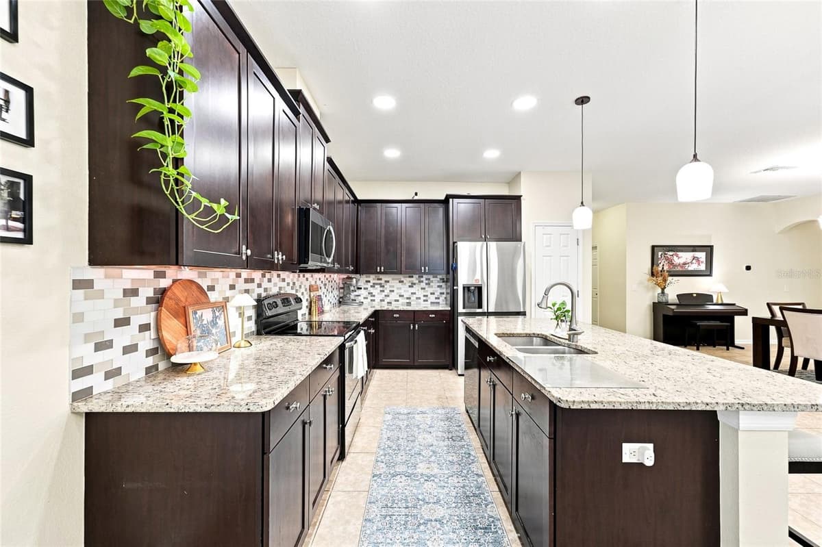 1008 OAKCREST DRIVE — photo 14 of 43