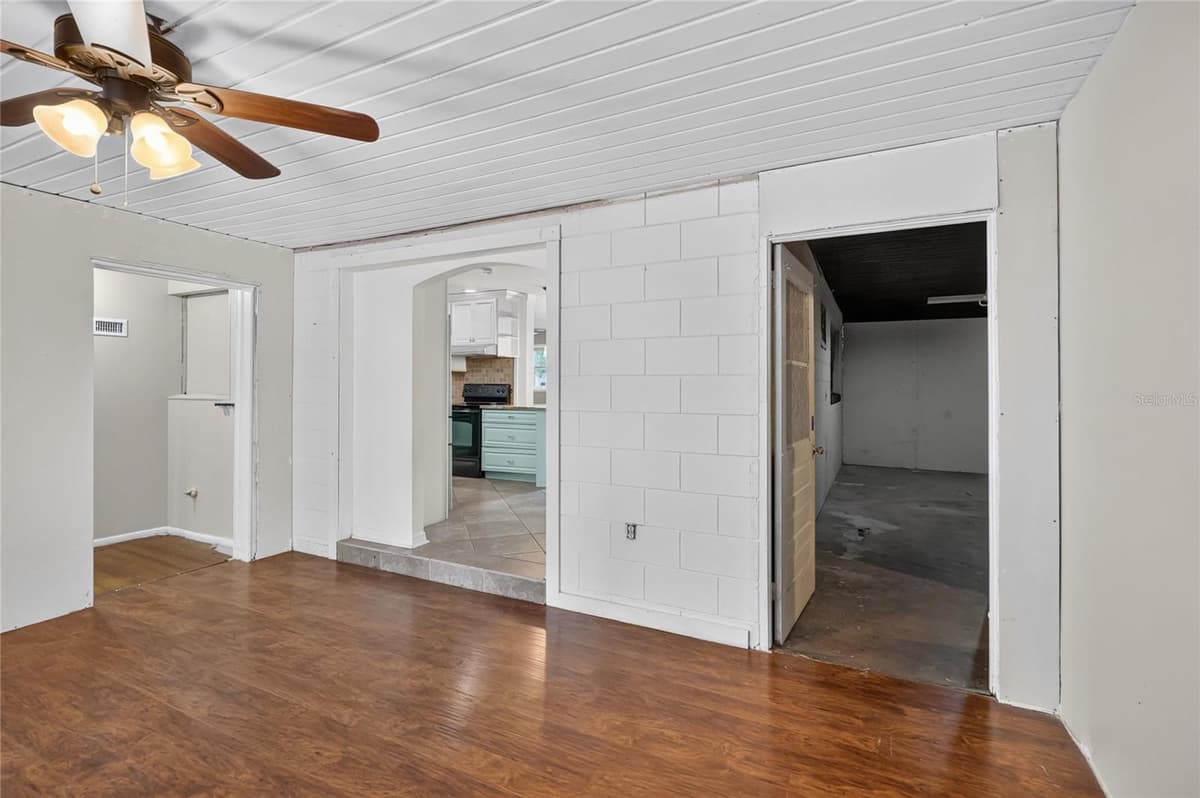 120 E HOFFMAN ST — photo 40 of 62