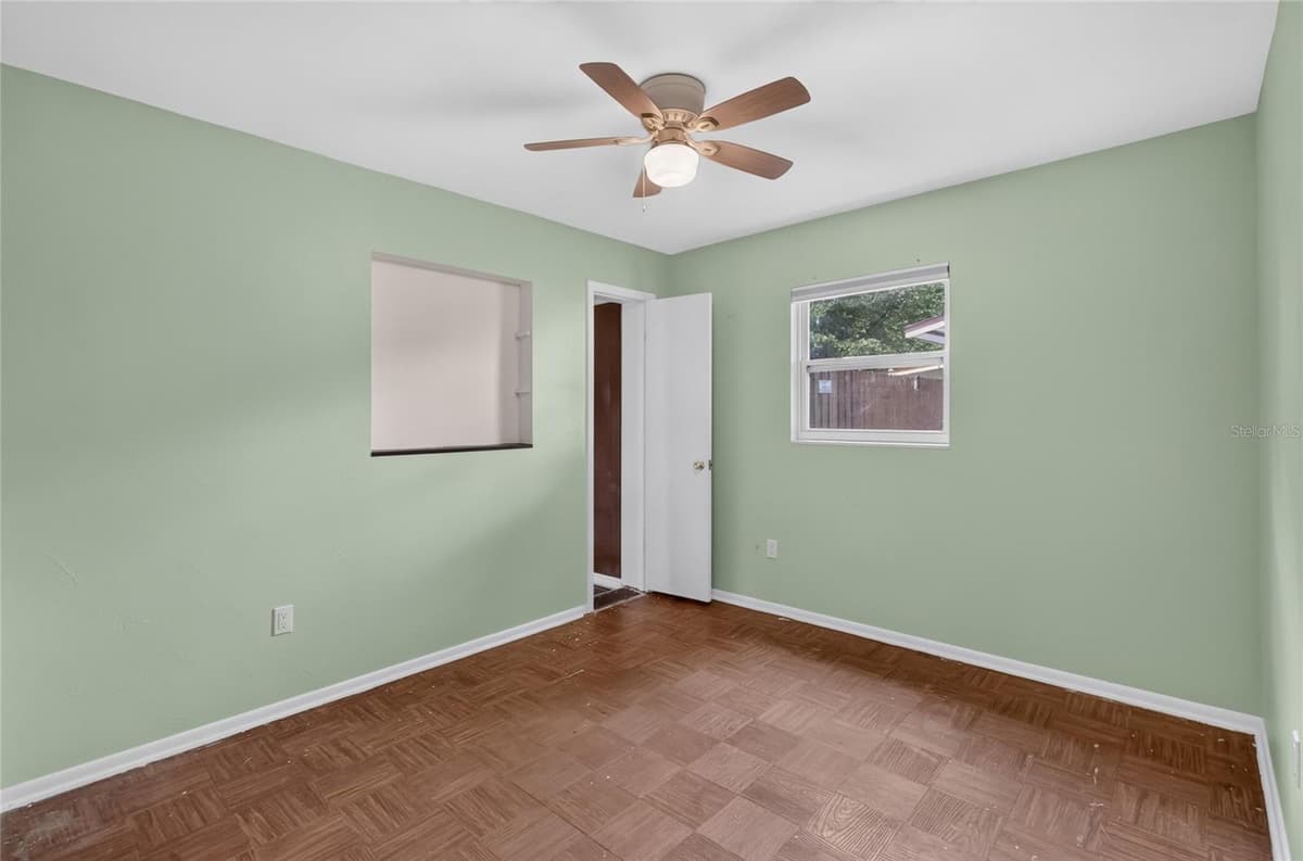 120 E HOFFMAN ST — photo 31 of 62