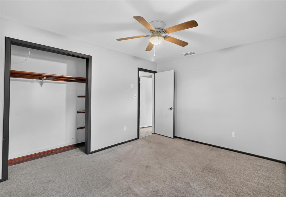 120 E HOFFMAN ST — photo 30 of 62