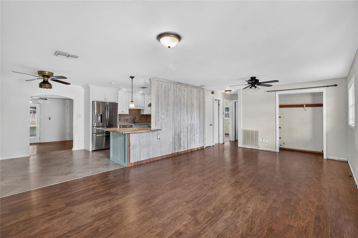 120 E HOFFMAN ST — photo 11 of 62