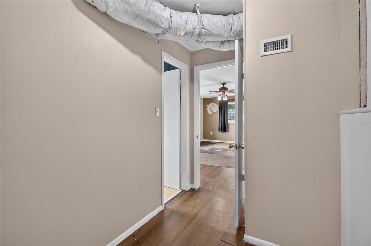 120 E HOFFMAN ST — photo 36 of 62