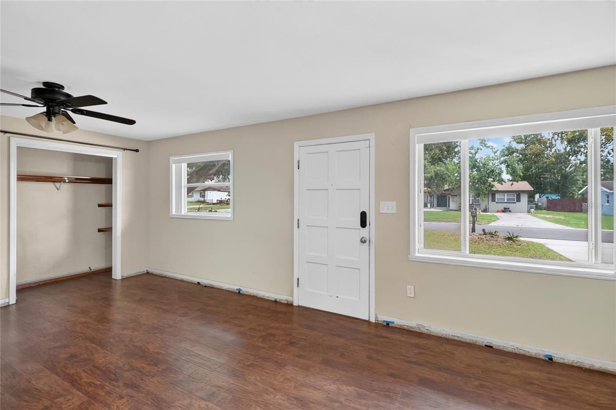 120 E HOFFMAN ST — photo 7 of 62