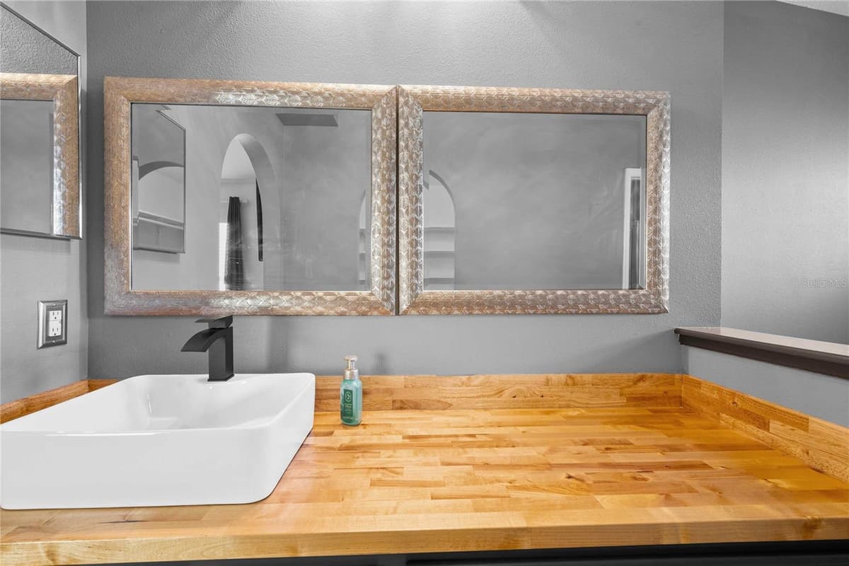 14423 FINSBURY DRIVE — photo 19 of 36