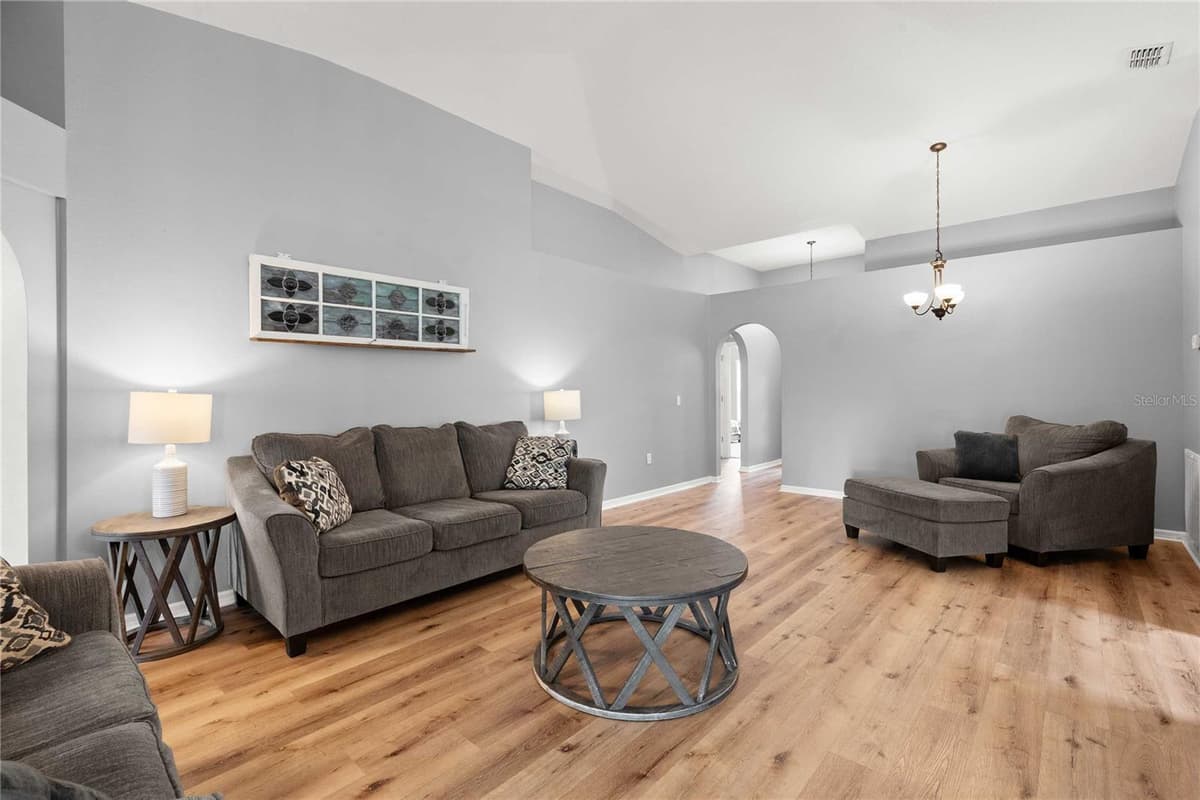 14423 FINSBURY DRIVE — photo 3 of 36