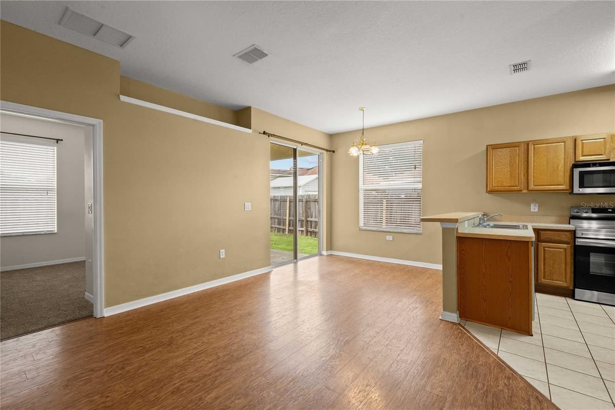 2556 75TH BOULEVARD — photo 8 of 41