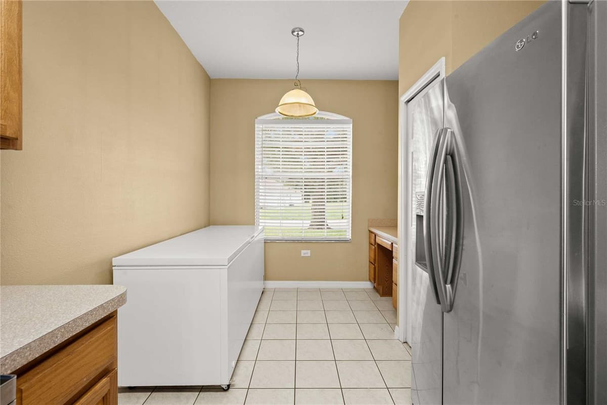 2556 75TH BOULEVARD — photo 4 of 41