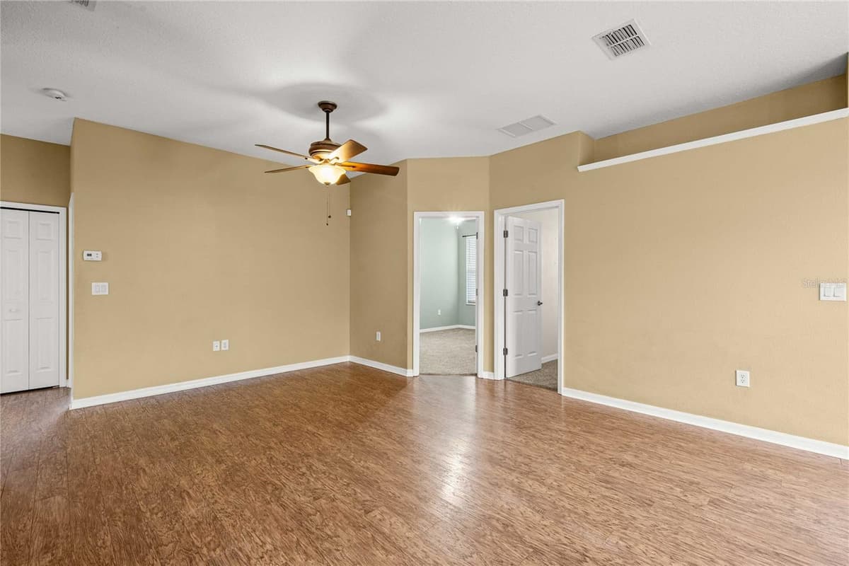 2556 75TH BOULEVARD — photo 7 of 41