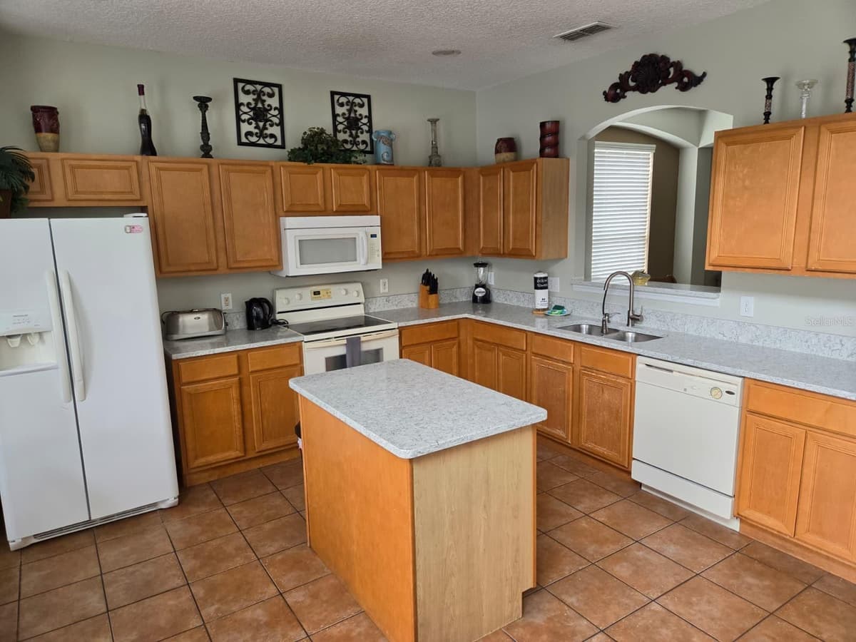 256 SEVILLA AVENUE — photo 5 of 21