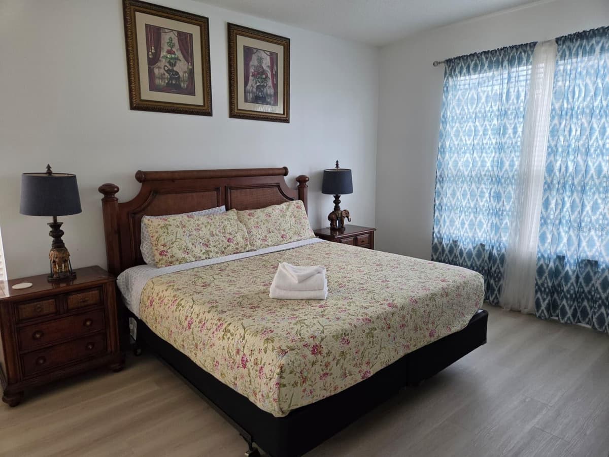 256 SEVILLA AVENUE — photo 10 of 21