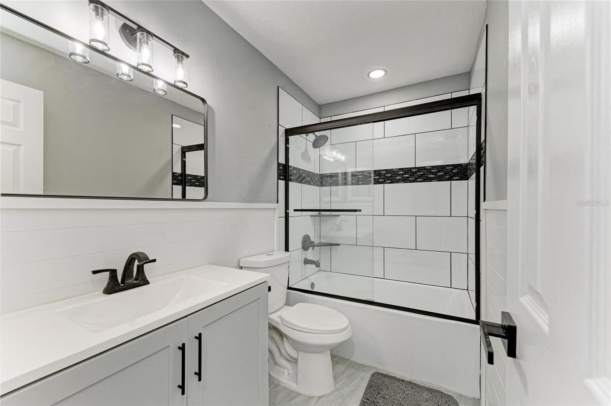 460 BASE AVENUE — photo 24 of 44
